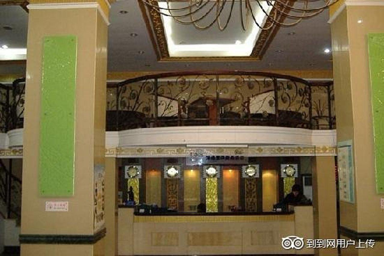 Greentree Inn Qingdao Railway Station East Square Pichaiyuan Express Hotel 외부 사진